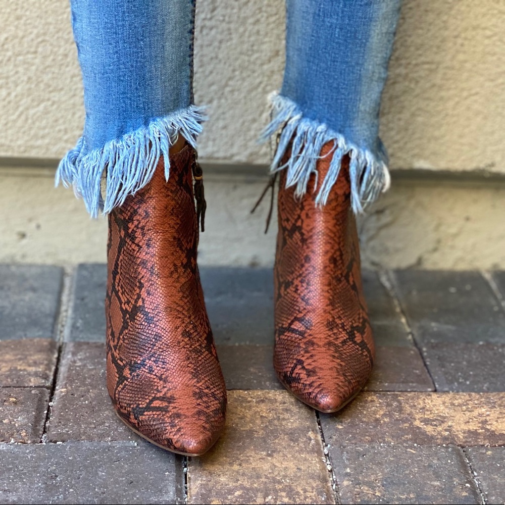 Genuine Leather Exotic Kitten Heel Pointy Toe Boot - Picture 2 of 11